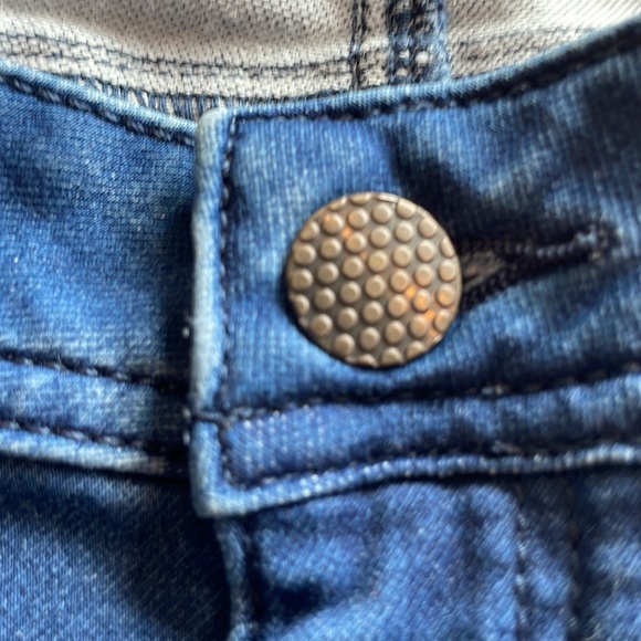 Waist 18-19” rise 9 1/2” inseam, 31 manguun jeans - Picture 3 of 6